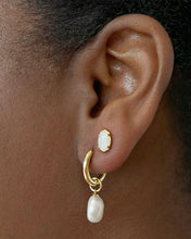 Load image into Gallery viewer, KS Willa Huggie Earrings
